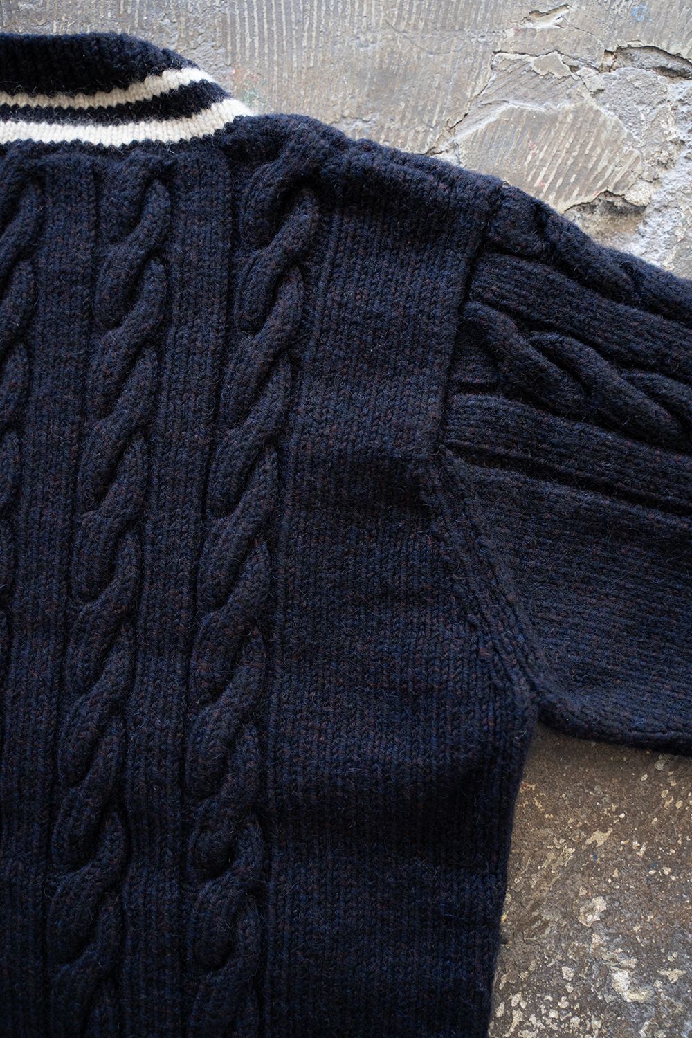 【ラスト1点】camel/cashmere HAND KNITTING cricket sweater(NAVY)