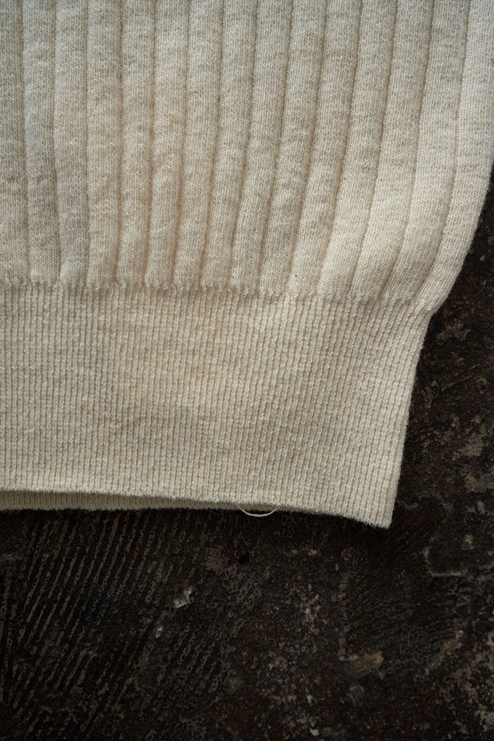 Hard twisted Shetlandwool RIB saddle shoulder crew neck sweater(WHITE)