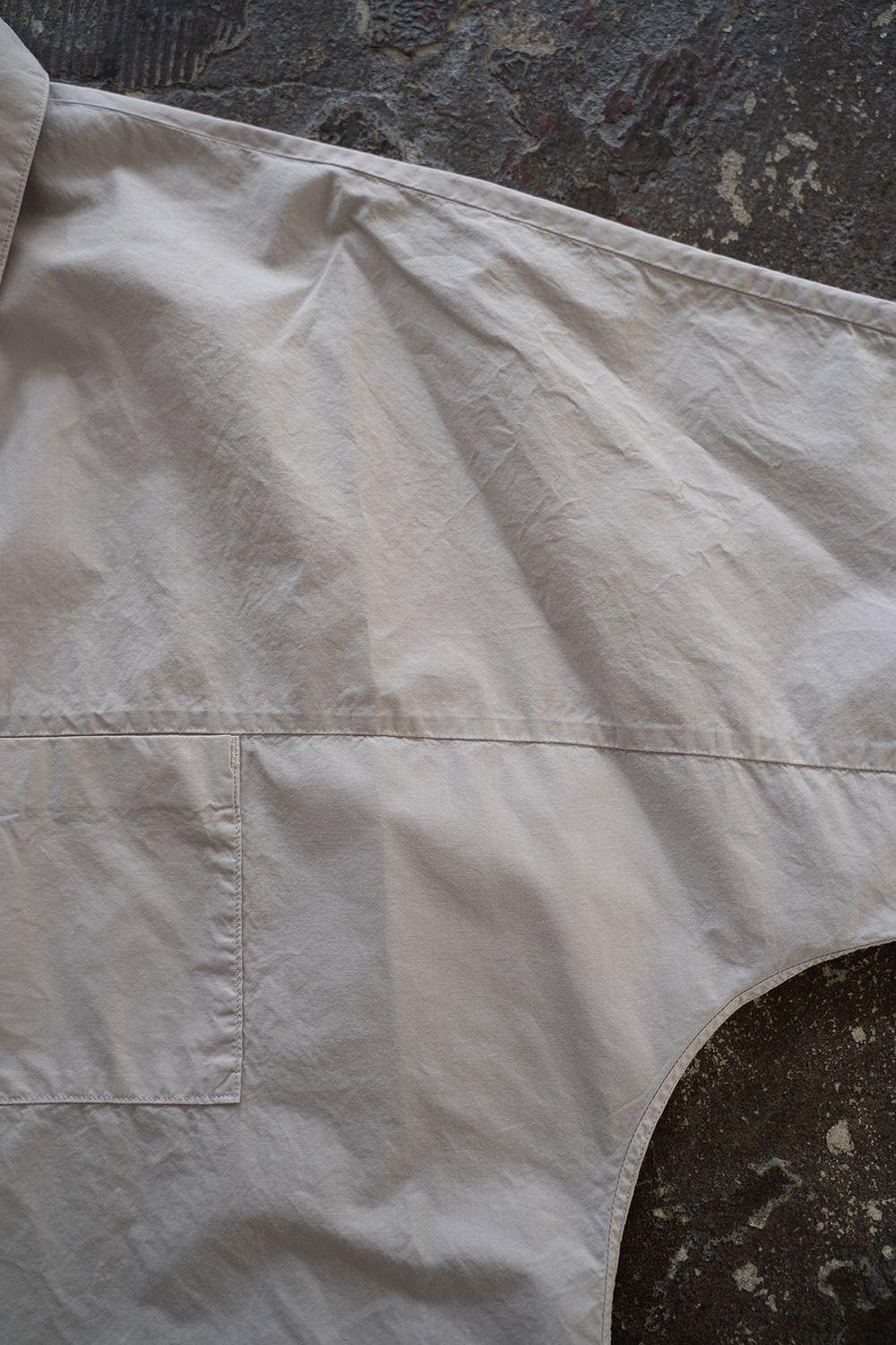 【ラスト1点】【23SS】シルク混半袖ヨークスリーブシャツ(LIGHT GRAY)