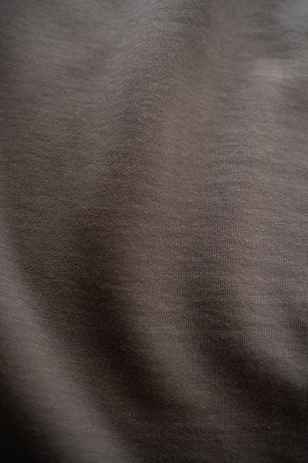 【25AW】裏毛ワンタックスラックス(BROWN CHARCOAL)