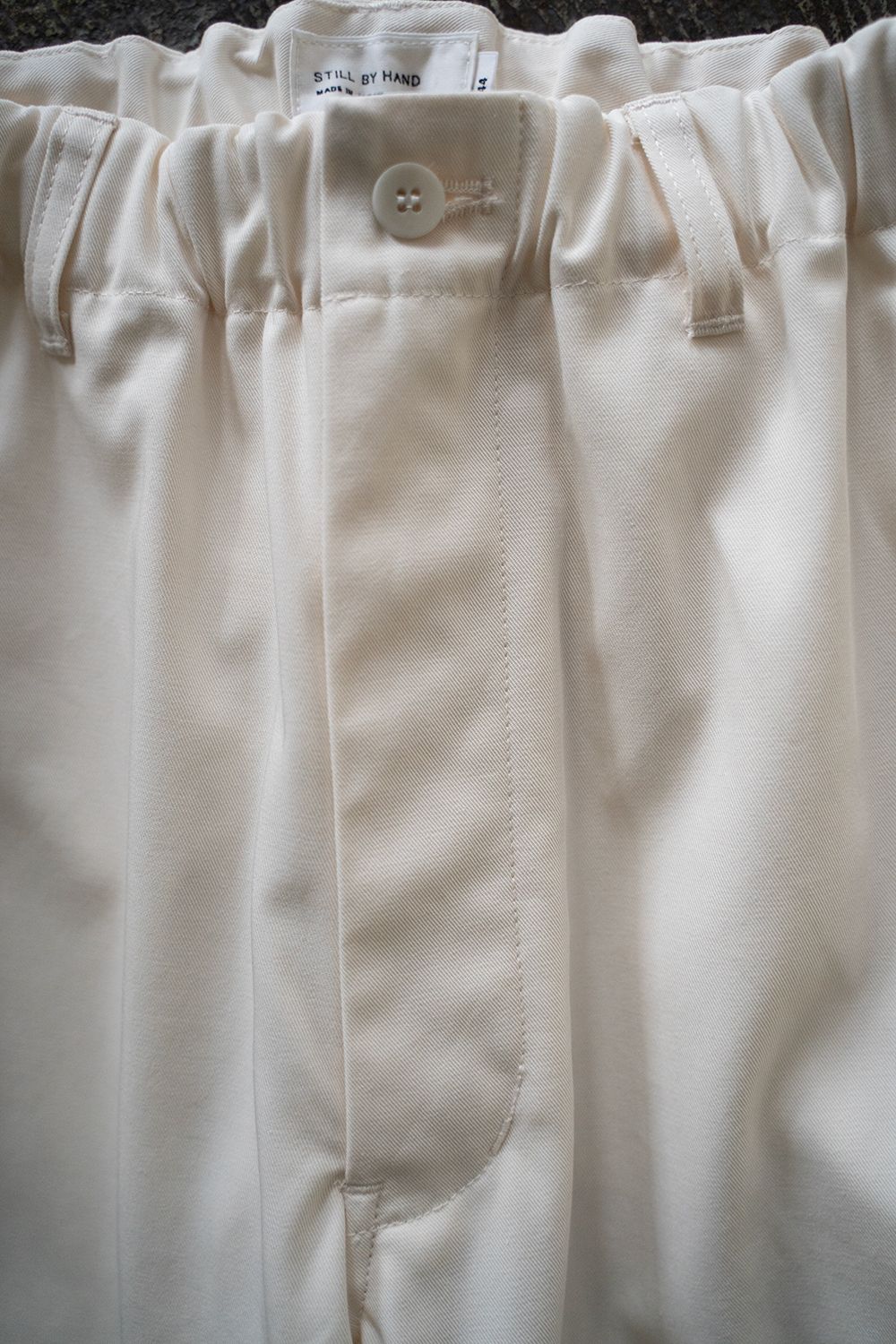 【ラスト1点】【25SS】強撚コットン×ポリエステルイージーパンツ(OFF WHITE)