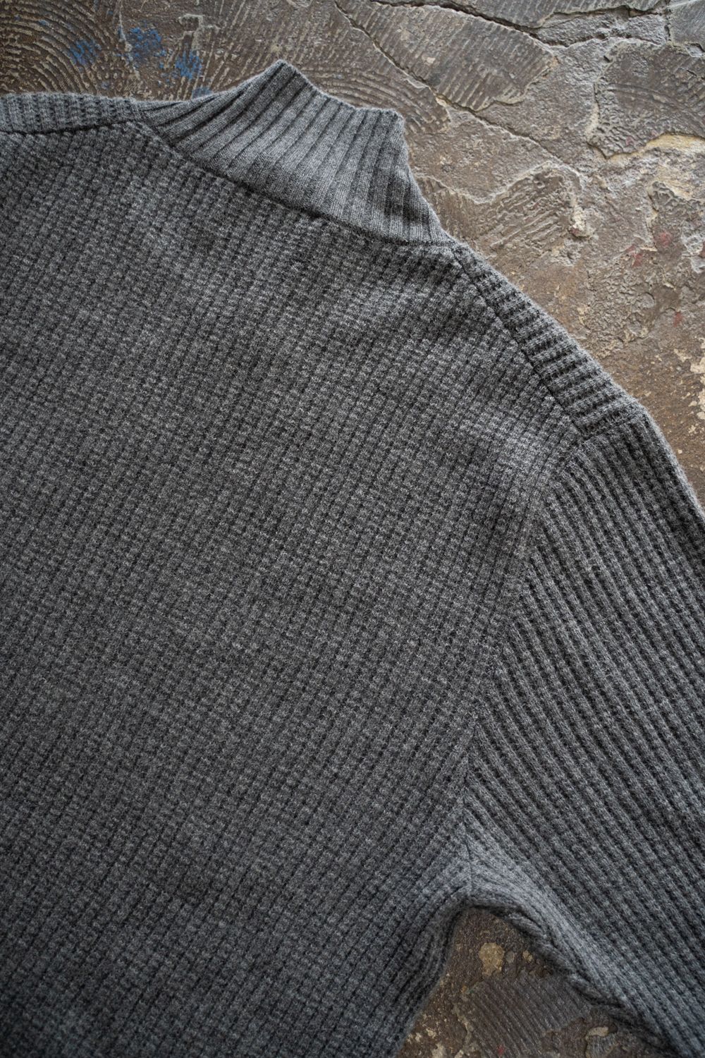 【25AW】ウール×シルクハイネックニット(GREY)