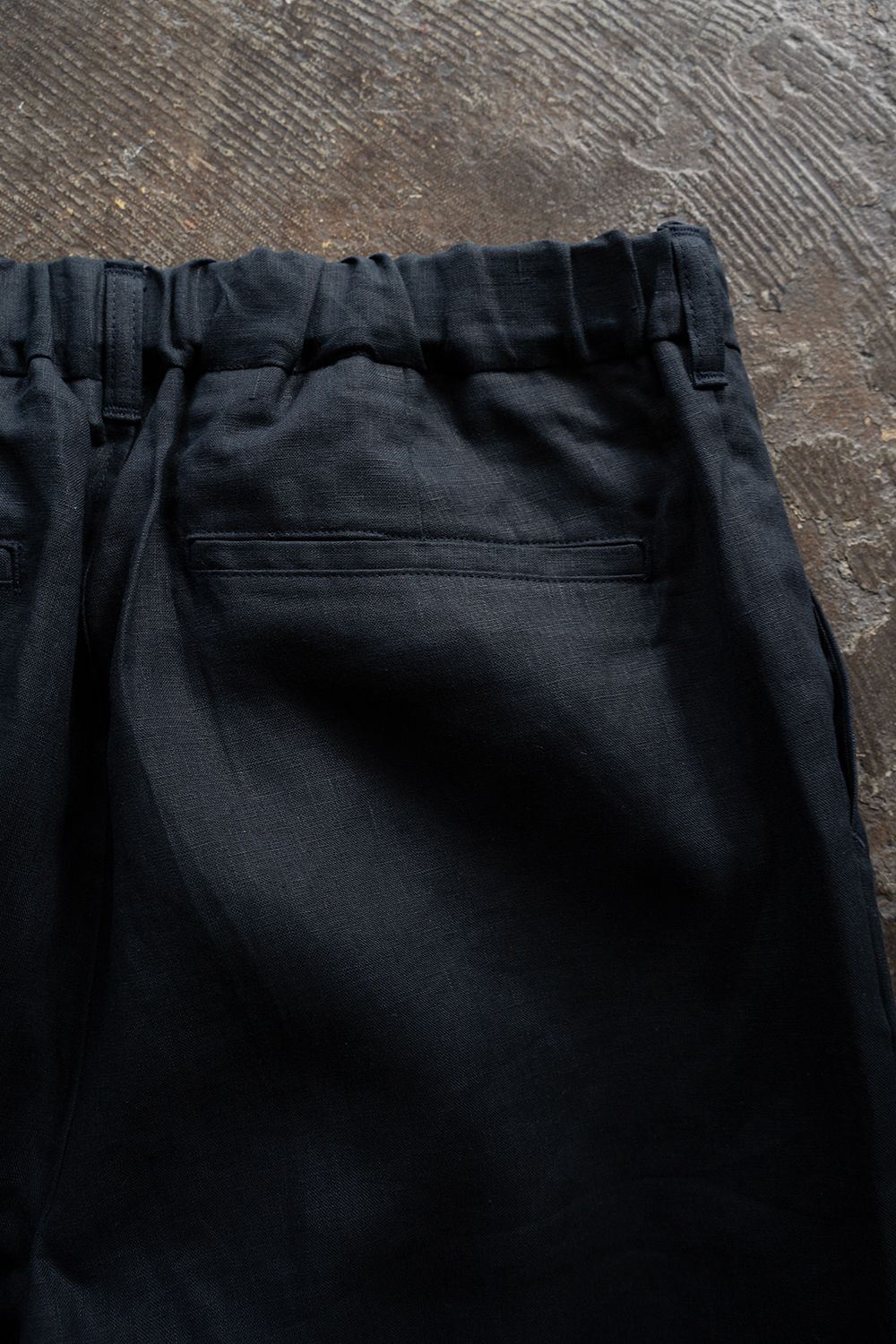 【26SS】リネン2タックテーパードパンツ(DARK NAVY)