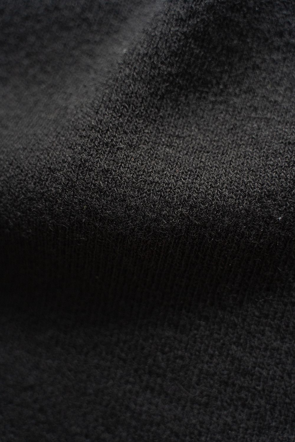【ラスト1点】Hard twisted Shetlandwool cross V neck sweater(BLACK)
