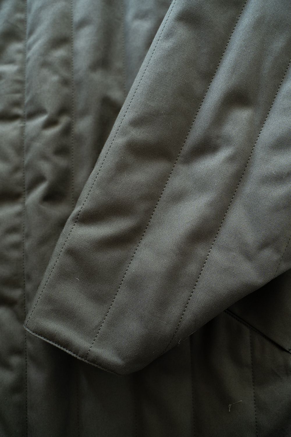 【25AW】コーデュロイ切り替えシンサレートキルティングブルゾン(GREEN CHARCOAL)