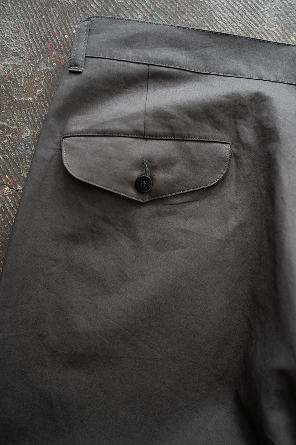 【ラスト1点】【24SS】コットン×リネンワンタックベイカーパンツ(CHARCOAL)