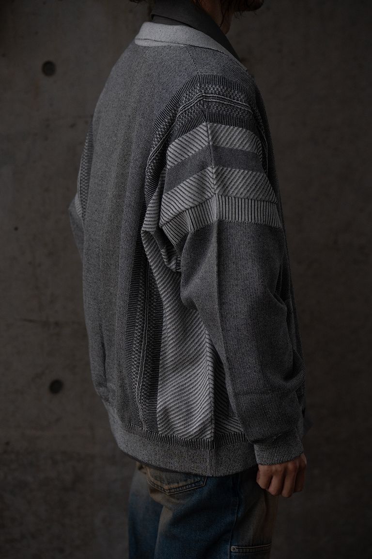 176cm、60kgの細身体型でサイズ2を着用しております。