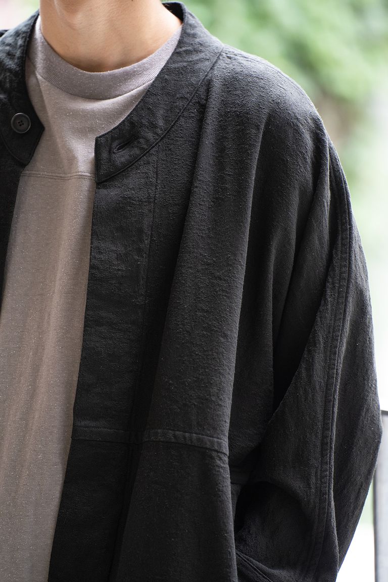 176cm、58kgの細身体型でサイズ3を着用しております。