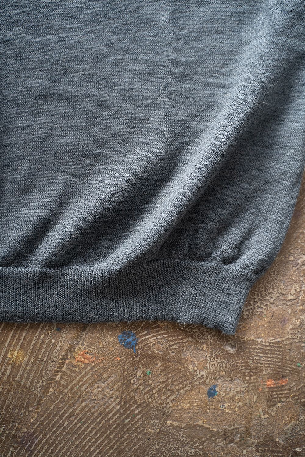 【ラスト1点】【23AW】ベビーアルパカクルーネックニット(SLATE BLUE)