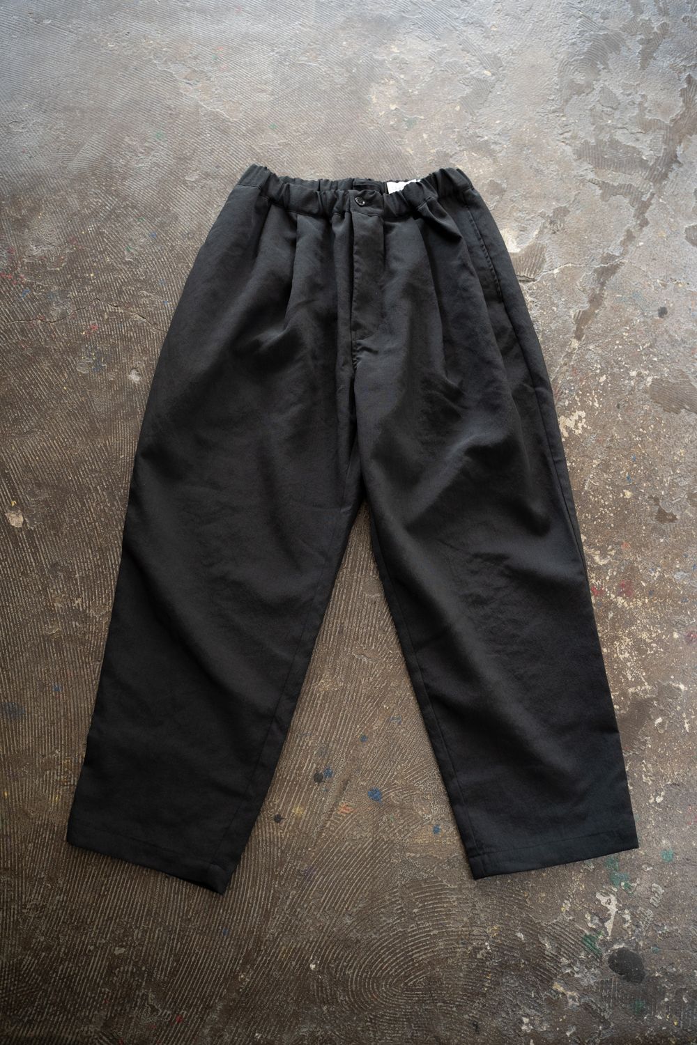 スティルバイハンド　STILL BY HAND　強撚ポリエステルイージーパンツ STILL BY HAND 強撚ポリエステルのイージースラックス | ACOO TOKYO