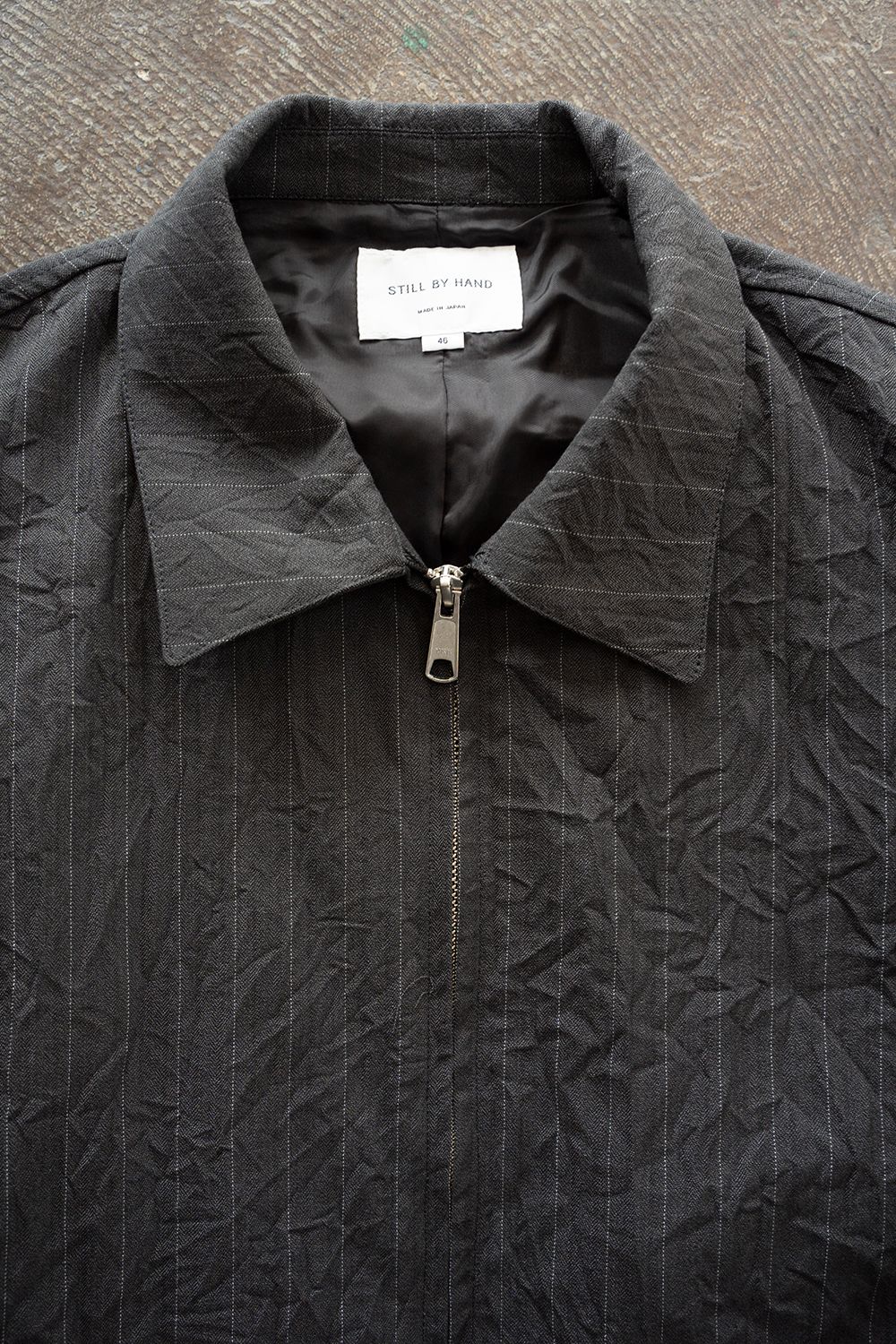 【26AW】先染めポリエステルジップブルゾン(CHARCOAL)
