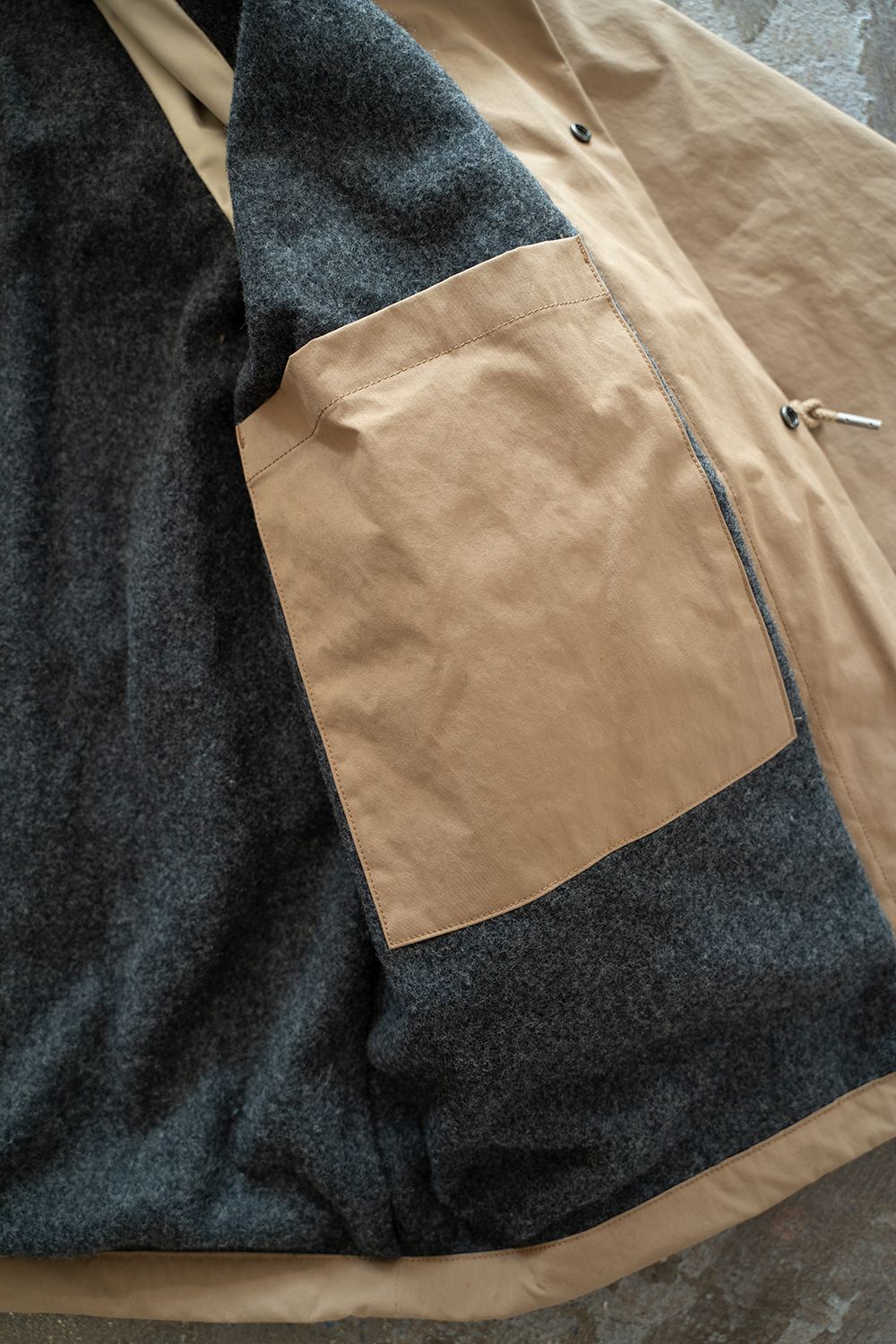 【ラスト1点】【22AW】ソロテックスフーデッドブルゾン(CAMEL)