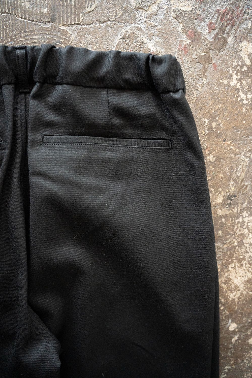 【25AW】ウールサキソニーイージースラックス(BLACK)