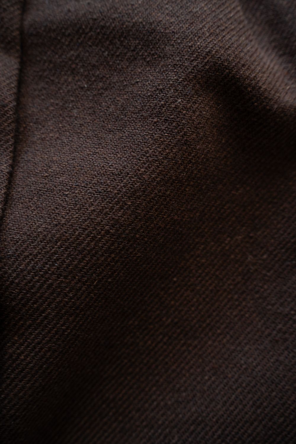 【26AW】コットン×ウールカルゼ2タックイージーパンツ(DARK BROWN)