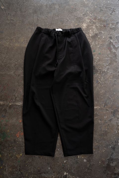 【256SS】ディープタックポリエステルワイドテーパードパンツ(BLACK)