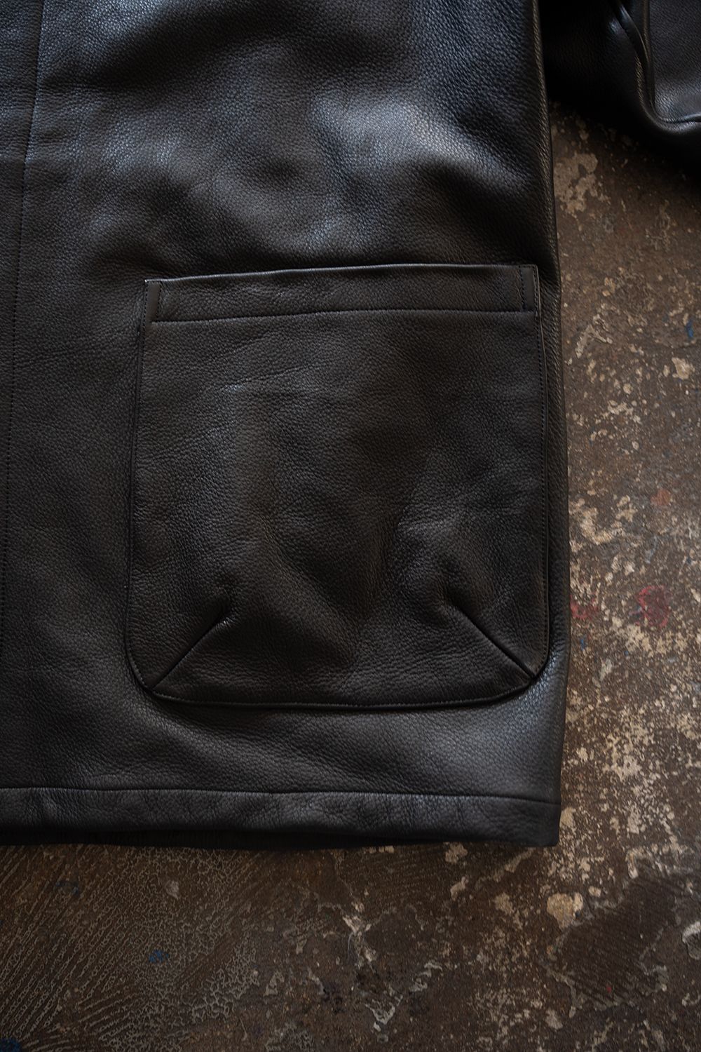 【26AW】カウレザーハーフコート(BLACK)