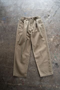 【ラスト1点】【22AW】2タックギャバジンパンツ(OLIVE)