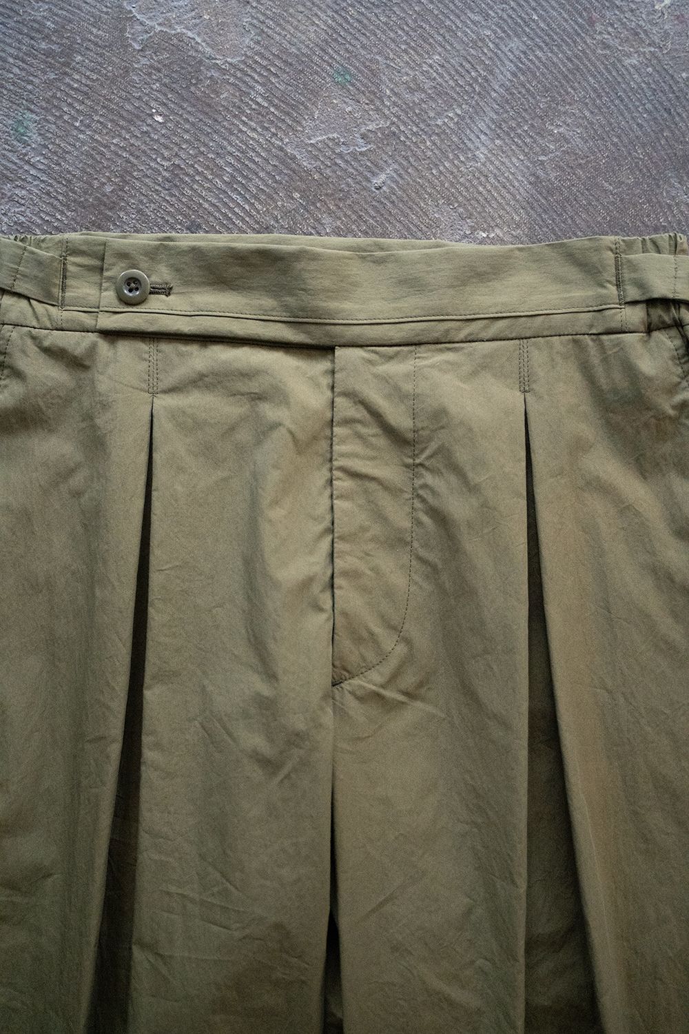 【ラスト1点】2-Tack Cotton-Nylon Trousers/2タックコットンナイロントラウザーズ(OLIVE)