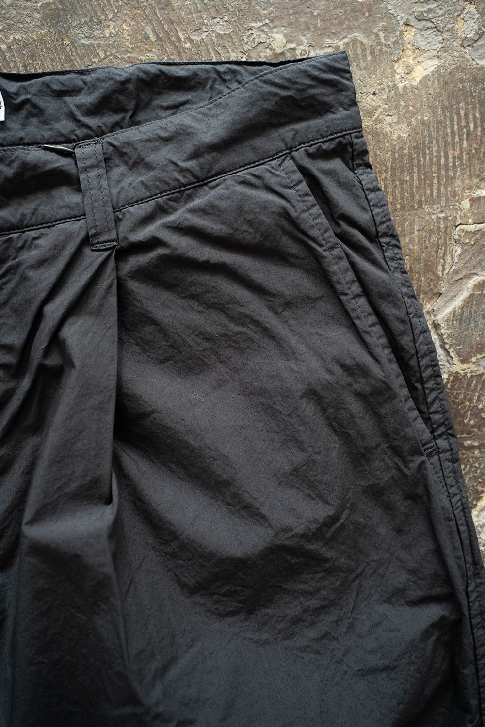 【ラスト1点】【25SS】ガーメントダイディープタックワイドパンツ(INK BLACK)