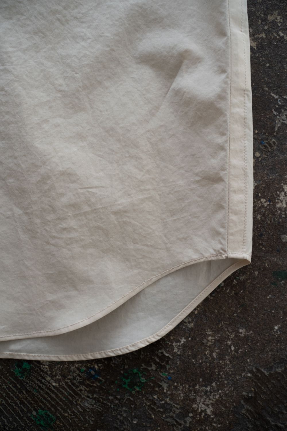 【26SS】極小襟コットン×リネンタイプライターシャツ(LIGHT BEIGE)