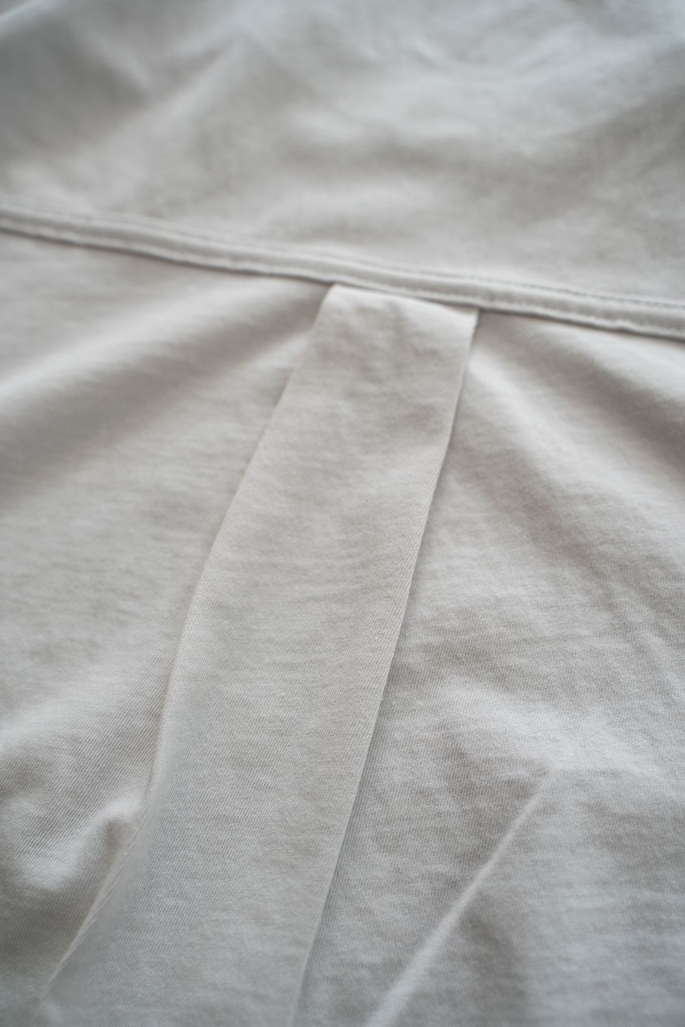 【ラスト1点】Back Shirt Tee/強撚天竺Tシャツ(ECRU)