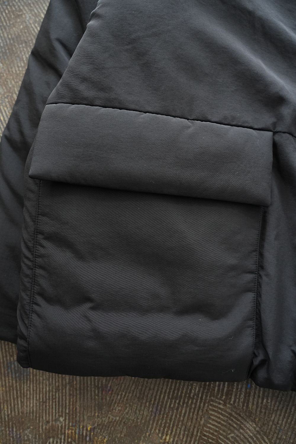 【25AW】シンサレートスタンドカラーブルゾン(BLACK)