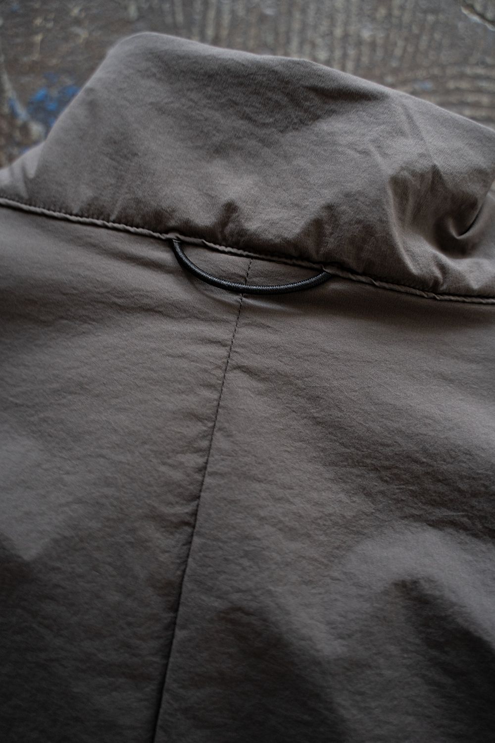 【ラスト1点】【24AW】シンサレートプルオーバーベスト(CHARCOAL BROWN)