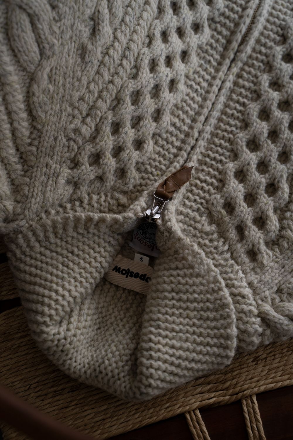 【Sサイズ】Jamieson’s Shetland wool HAND KNITTING Cowichan sweater(WHITE)