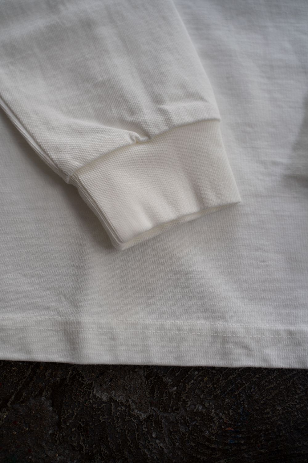 【ラスト1点】スビンコットン10/-度詰吊り天竺ポケット付きロンT(OFF WHITE)