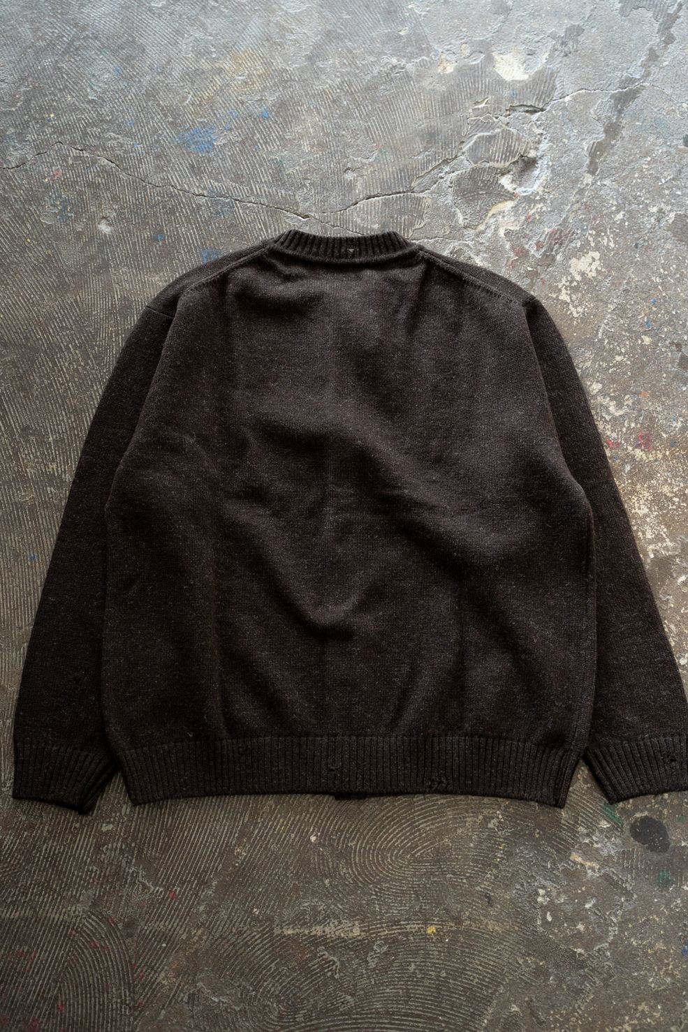 【26AW】ダメージクルーネックカーディガン(DARK BROWN)
