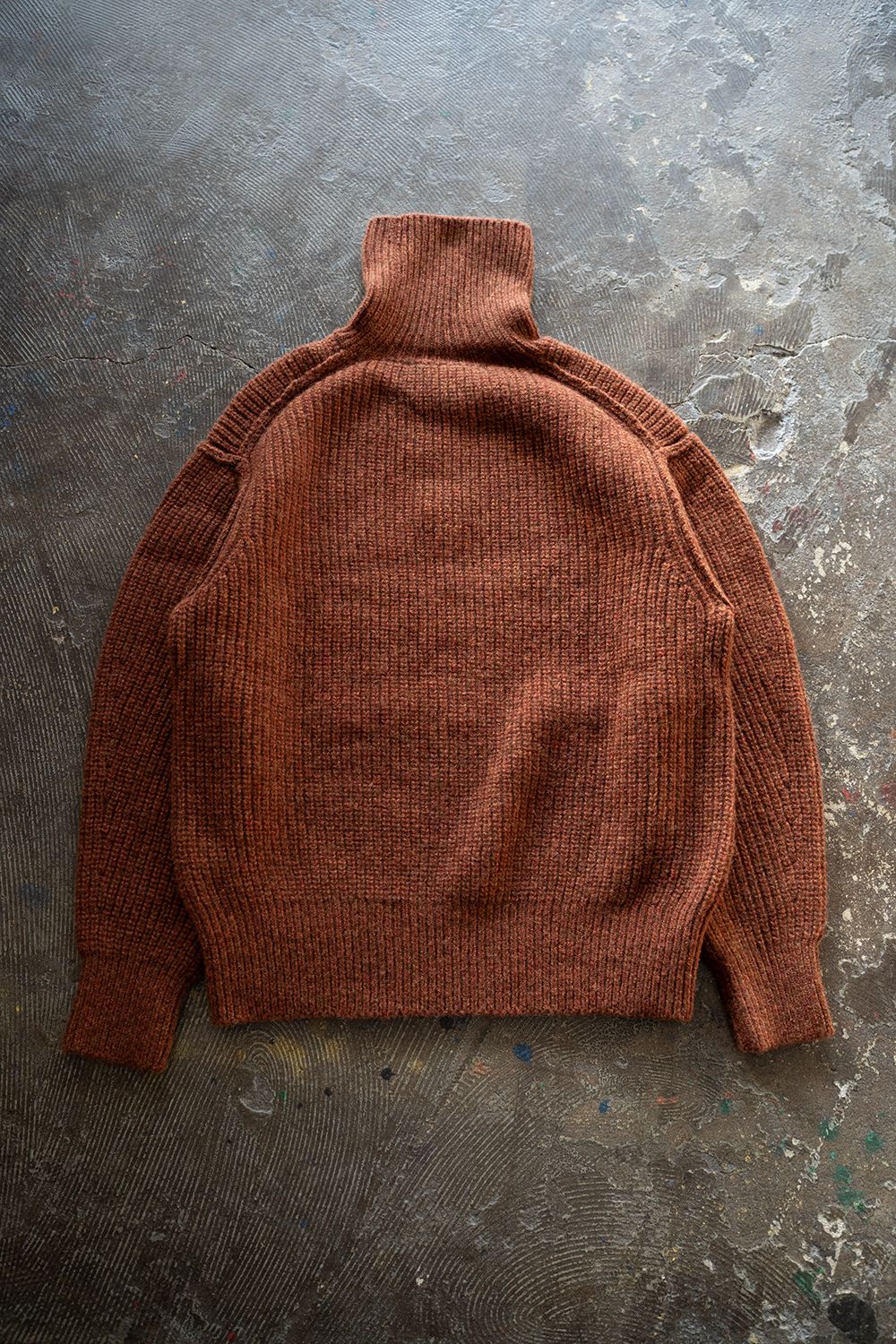 【ラスト1点】brushed yak/Shetland wool turtle neck sweater(BRICK)