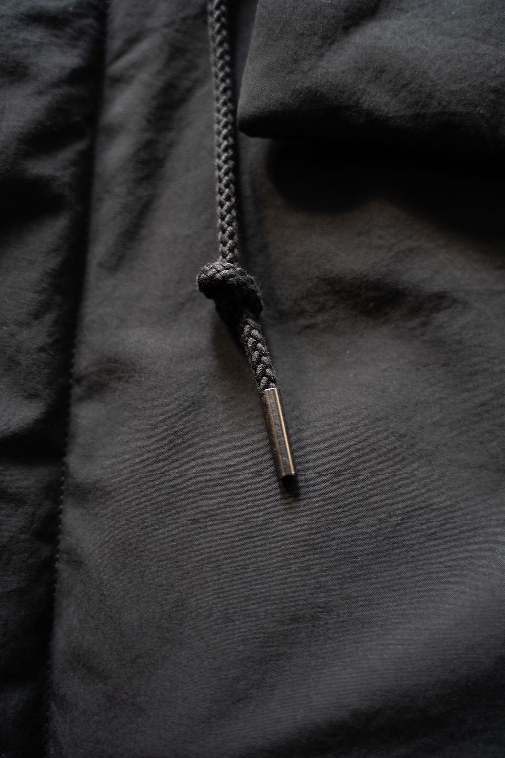 【ラスト1点】【24AW】シンサレートフーデッドブルゾン(BLACK)