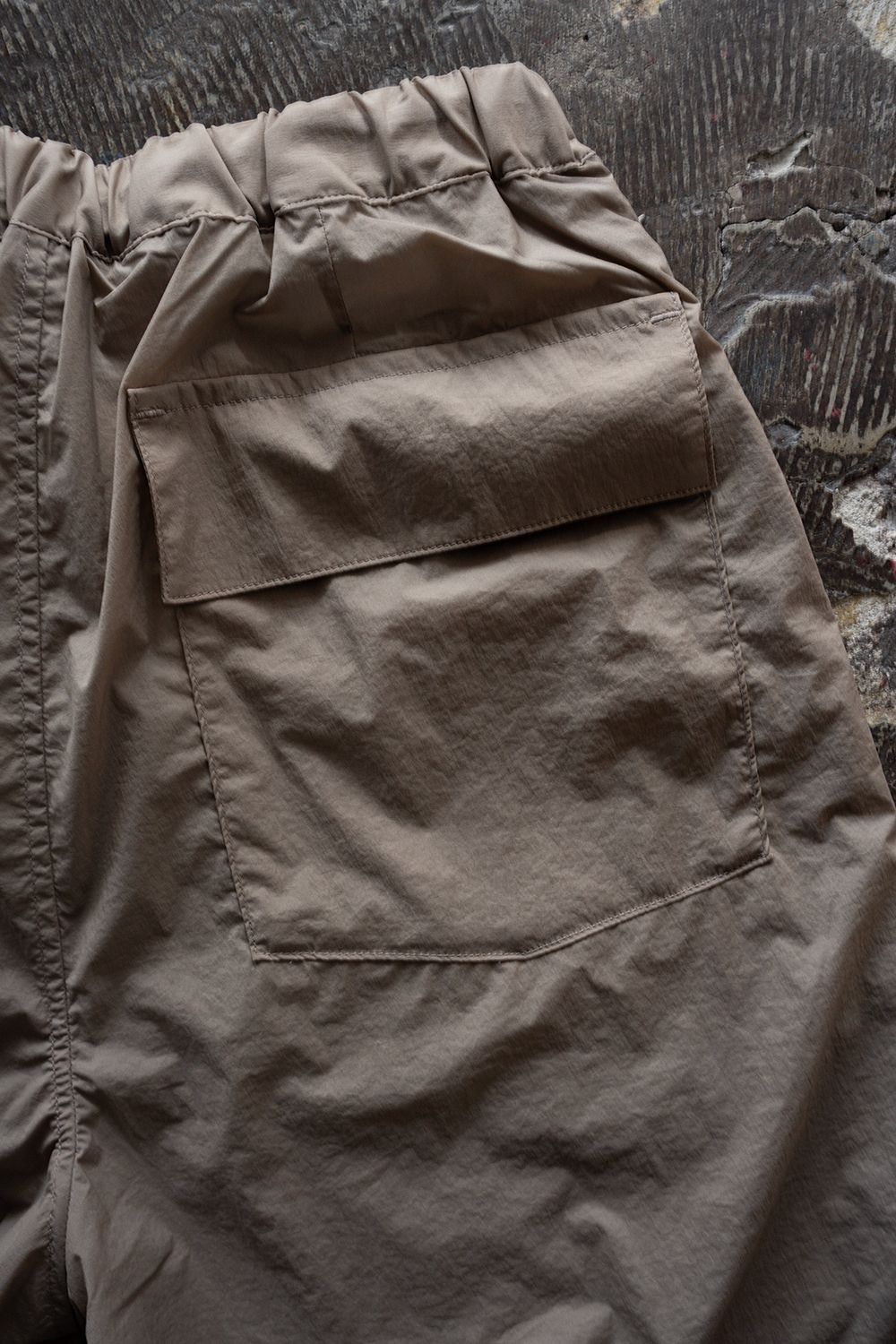 【26SS】ストレッチナイロンハーフパンツ(GREIGE)