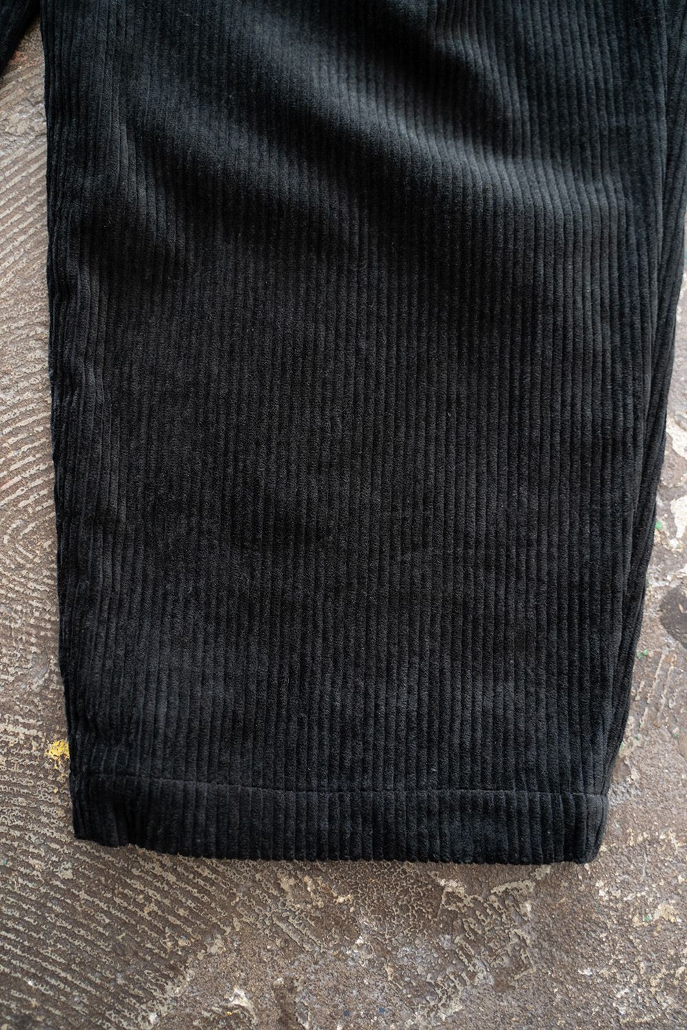 【25AW】綿×レーヨンコーデュロイイージーパンツ(BLACK)