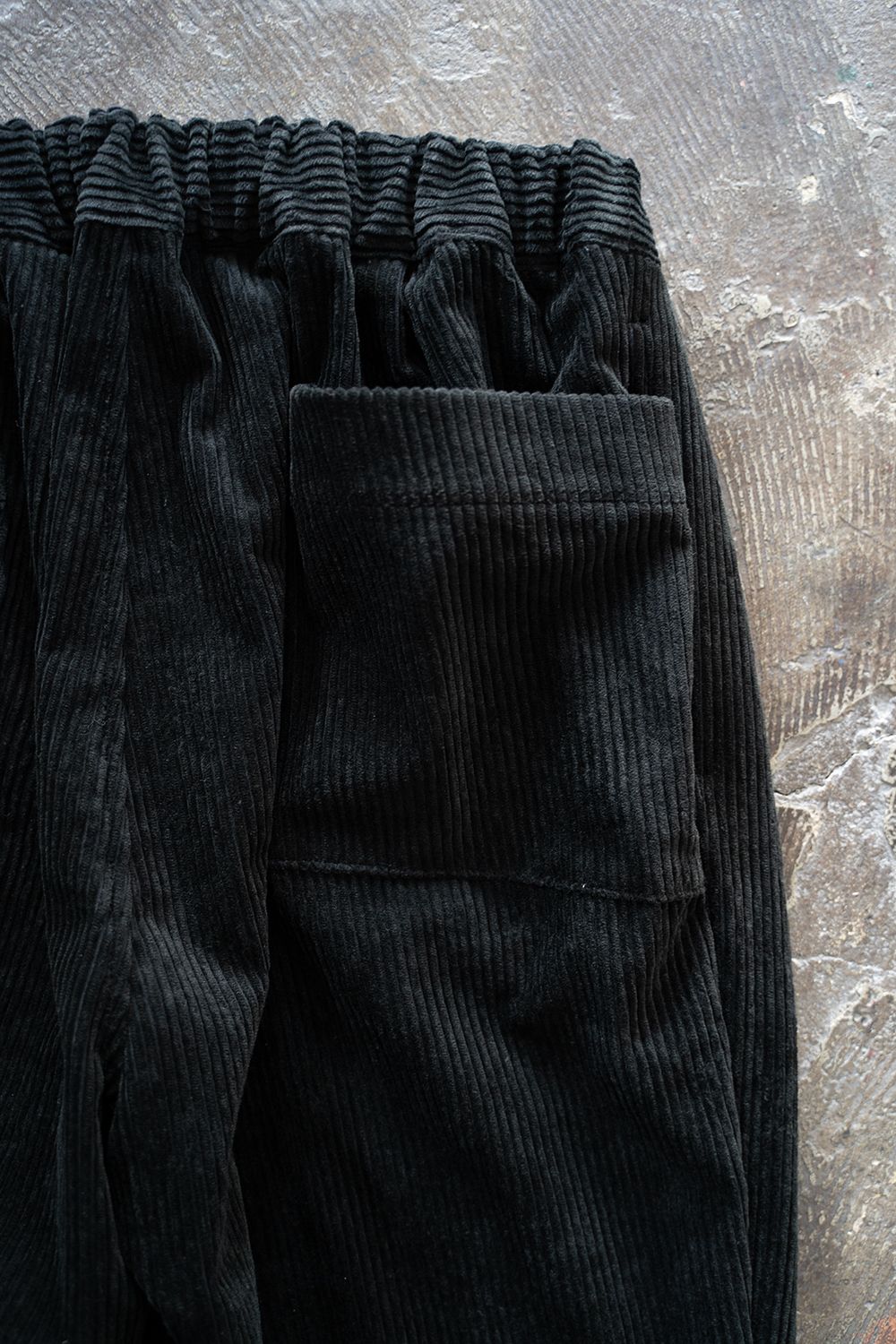 【ラスト1点】【23AW】綿×レーヨンコーデュロイイージーパンツ(BLACK)