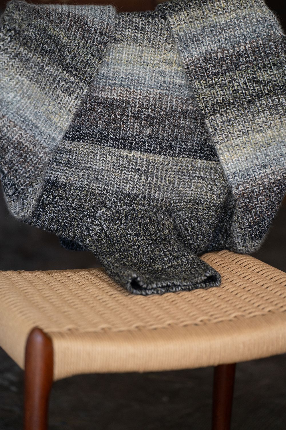【ラスト1点】odd stripes turtle neck sweater(BLACK MIX)