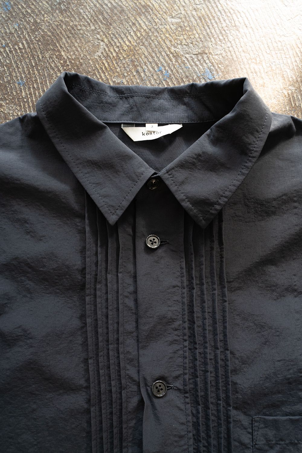 【ラスト1点】【25SS】ナイロンピンタック半袖シャツ(NAVY)
