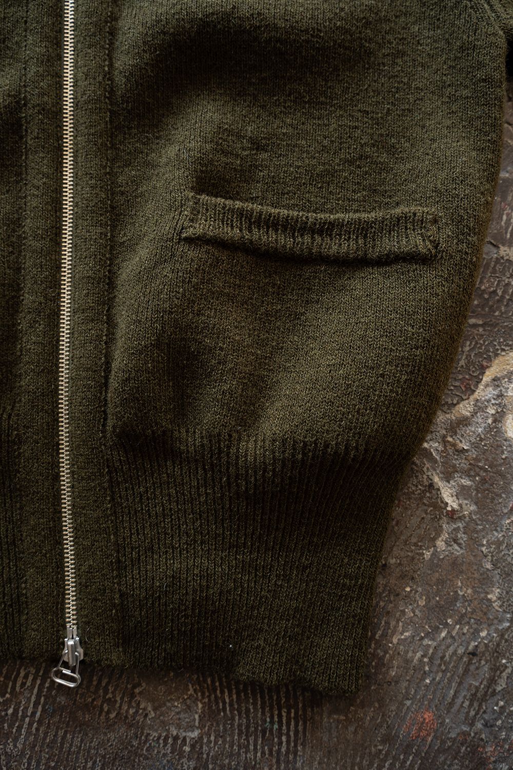 Hard twisted Shetlandwool type C-2(OLIVE KHAKI)