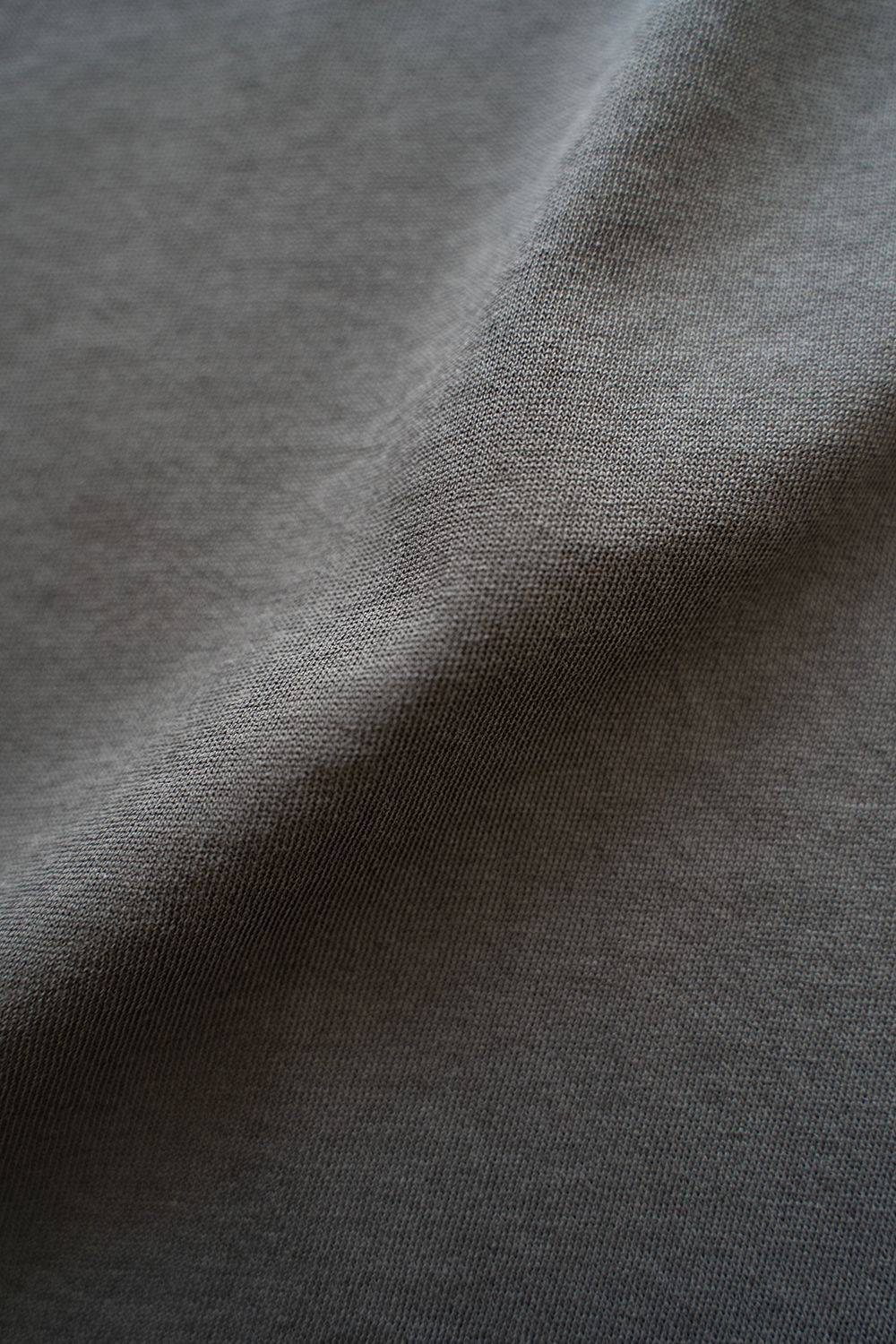 【ラスト1点】【23SS】強撚コットンスプリットヨークTシャツ(CHARCOAL)
