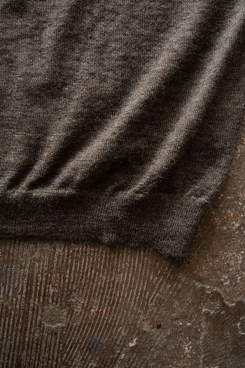 【26AW】エクストラキッドモヘア12Gニット(ASH BROWN)