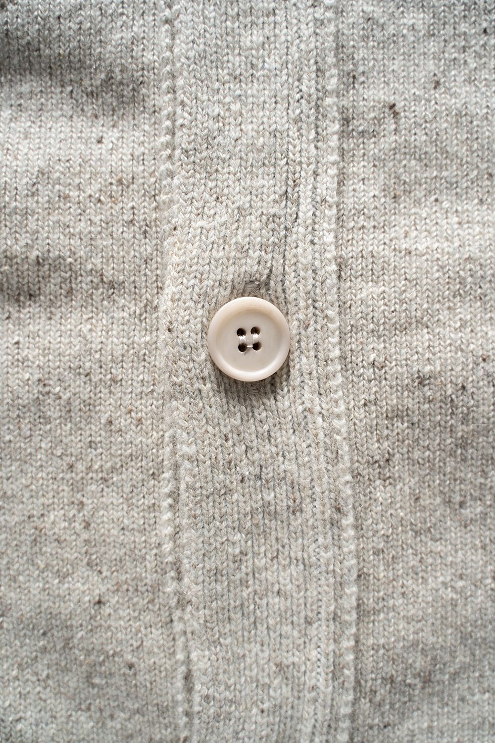 【ラスト1点】【22AW】シルク混タスマニアラムウールカーディガン(LIGHT BEIGE)