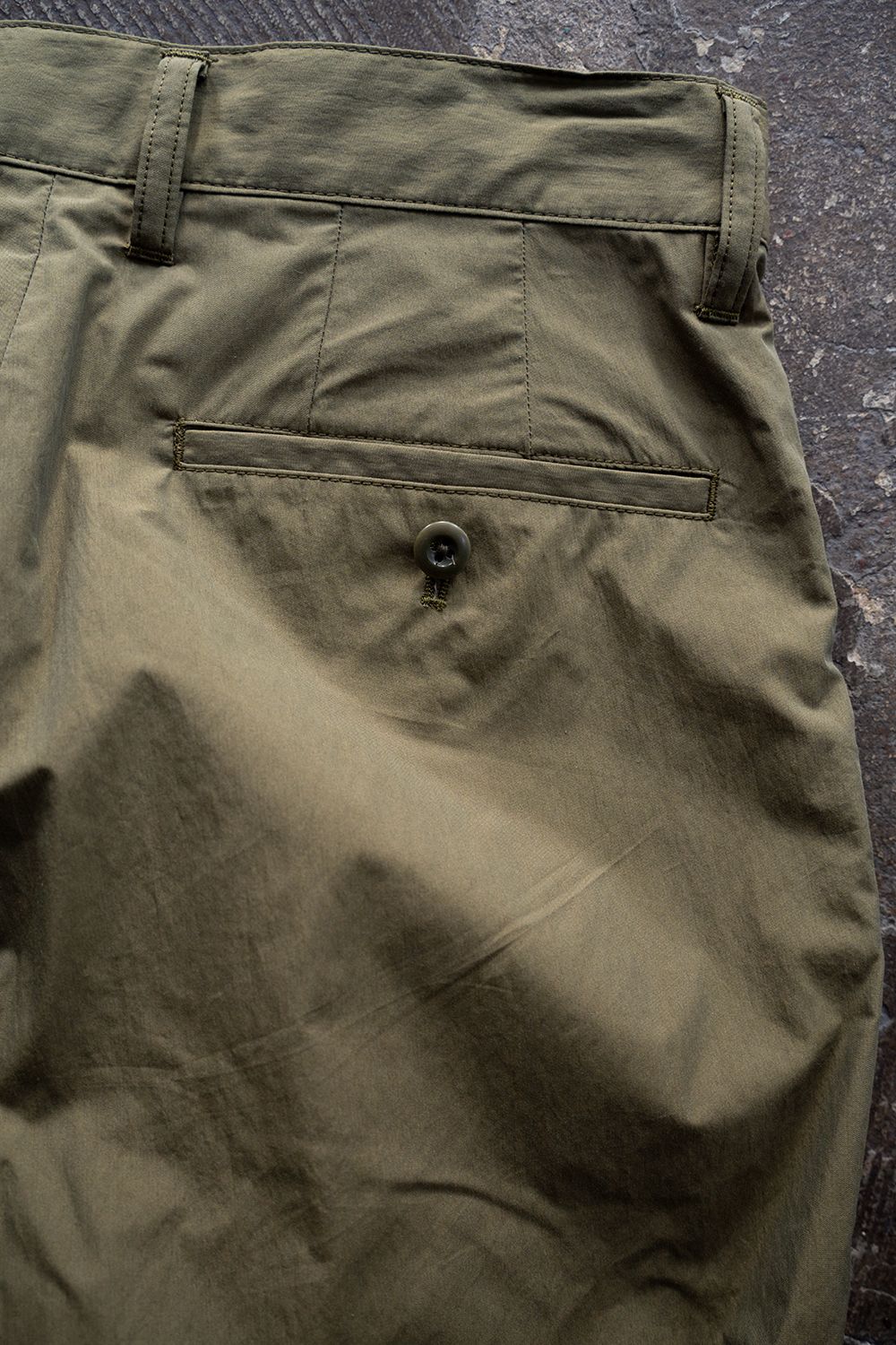 【26SS】2-Tack Puckering Wide Pants/2タックパッカリングワイドパンツ(OLIVE)