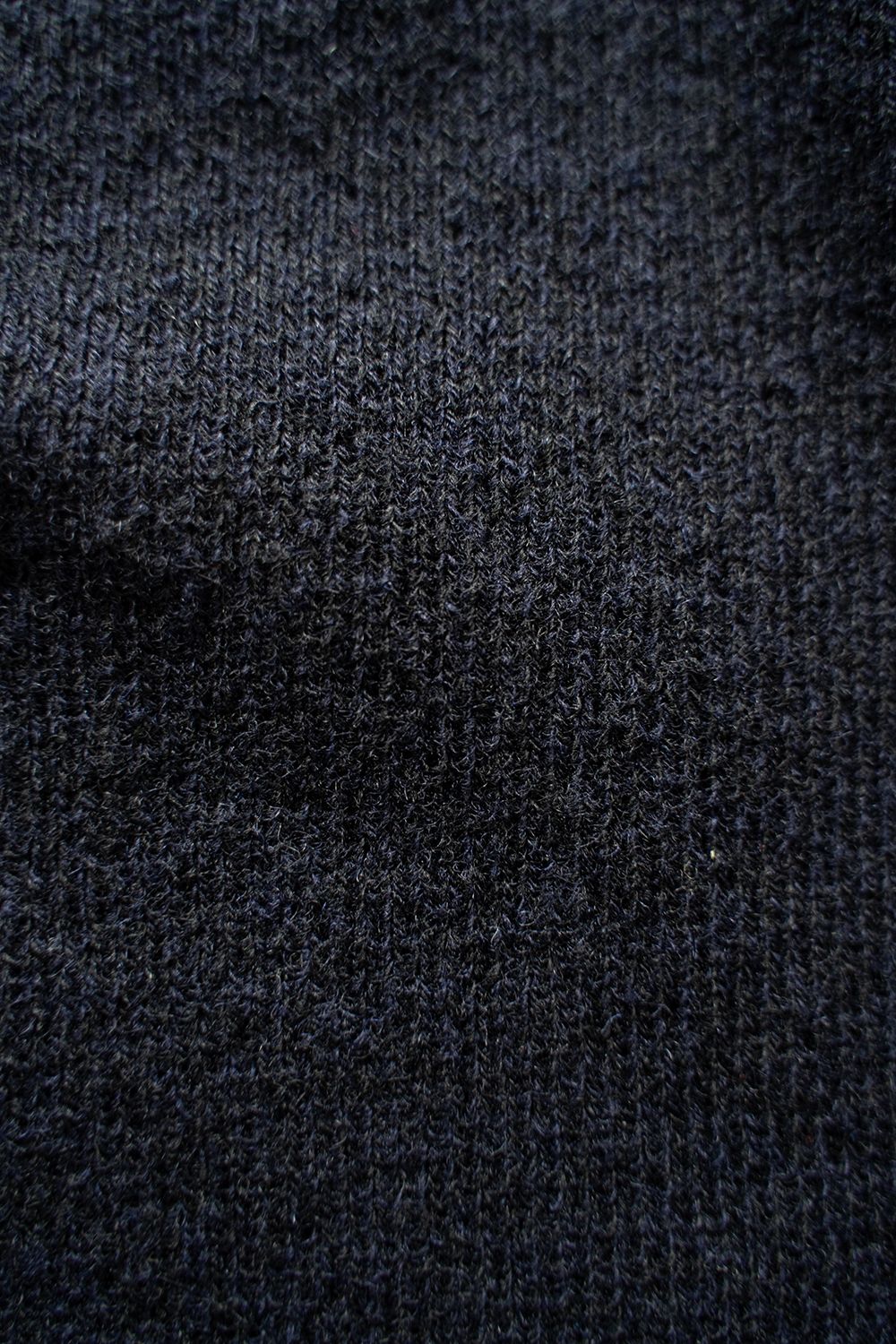 【ラスト1点】Hard twisted Shetlandwool cross V neck sweater(NAVY)