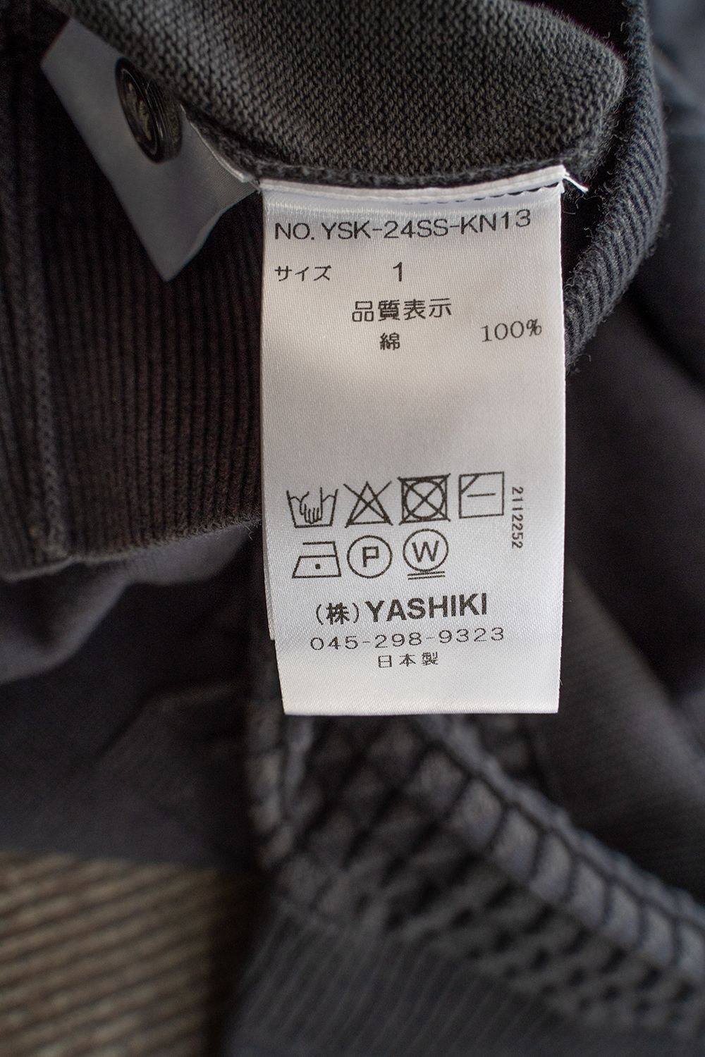 YASHIKI - 【ラスト1点】【24SS】Ogawa Henley Knit(CHARCOAL
