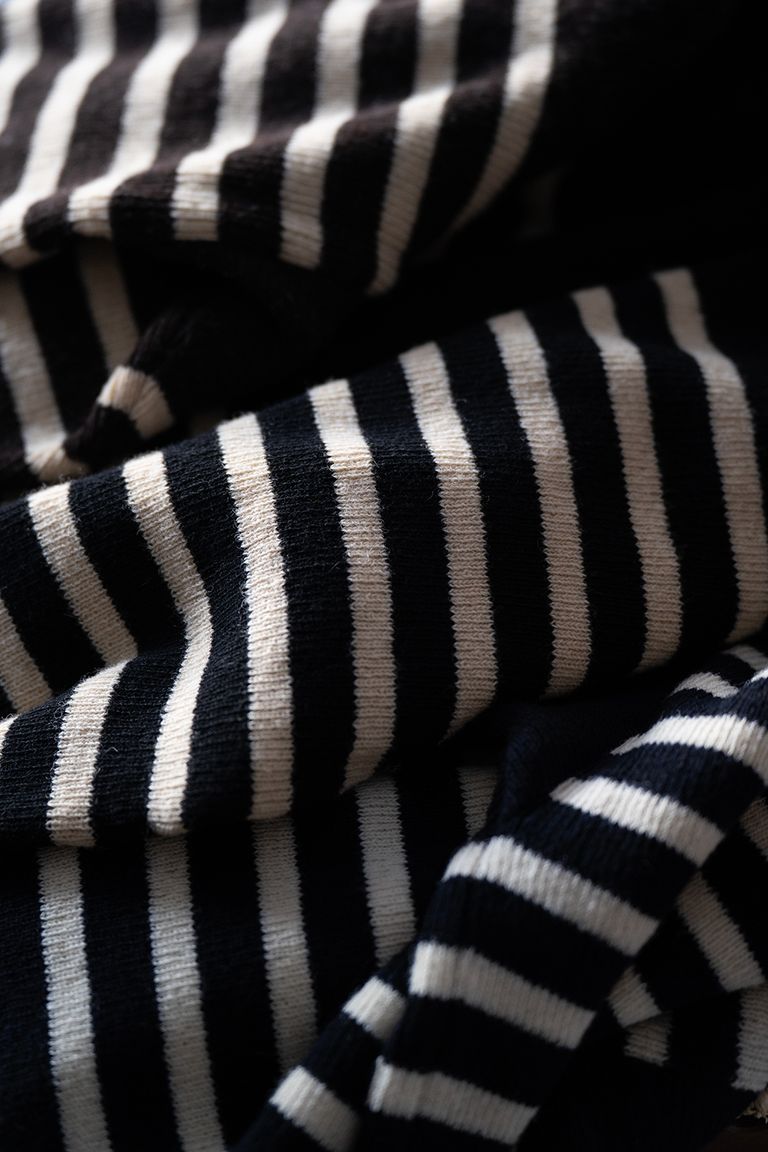 上からBROWN×IVORY、BLACK×IVORY、NAVY×WHITE。