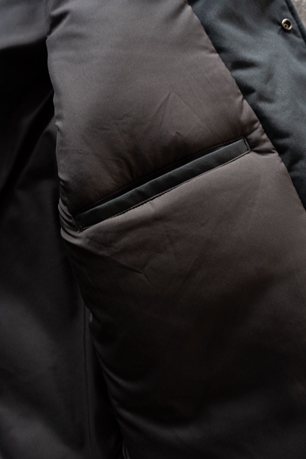 【26AW】シンサレートフーデッドブルゾン(BLACK)