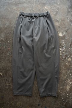 【26SS】コットンジャージータックイージーパンツ(CHARCOAL)