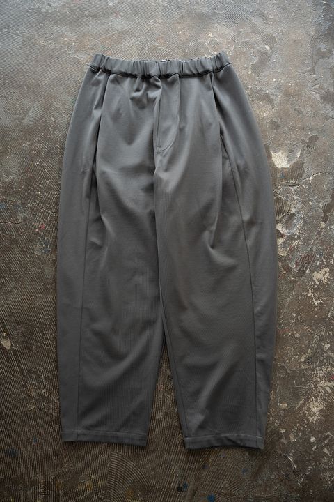 【26SS】コットンジャージータックイージーパンツ(CHARCOAL)