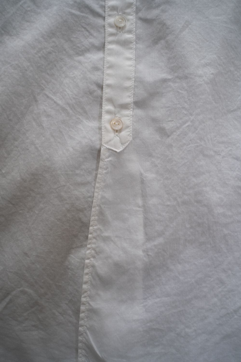 【ラスト1点】【22SS】シルク混両胸ポケットバンドカラーシャツ(WHITE)