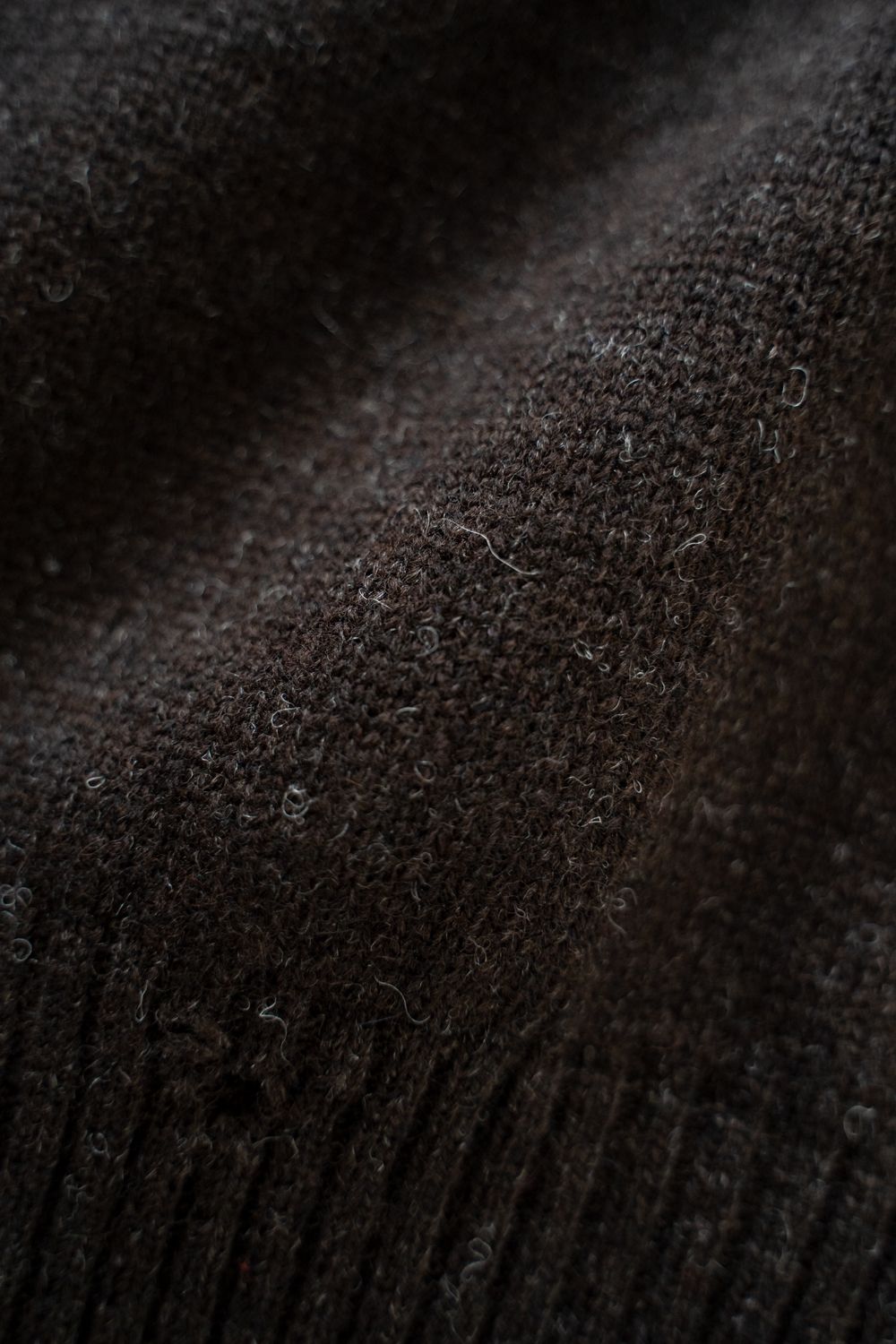 【26AW】ダメージクルーネックカーディガン(DARK BROWN)